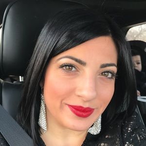 Meet your Posher, Antonette